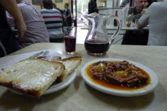 Mon repas de ce midi : Torrada amb allioli, 1 cap i pota y 1/2 gerra de vi