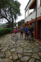 Départ pour une matinée VTT avec Daniel, son fils et un ami